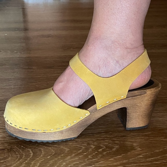 Lottas High Wood Mary Jane Clogs Yellow Size 39 (US8.5) - Picture 9 of 9